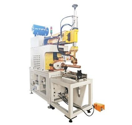 PLC, 300-900 milimetre boyut aralığı ve 50 KVA nominal kapasiteye sahip dikiş kaynak makinesini kontrol eder.