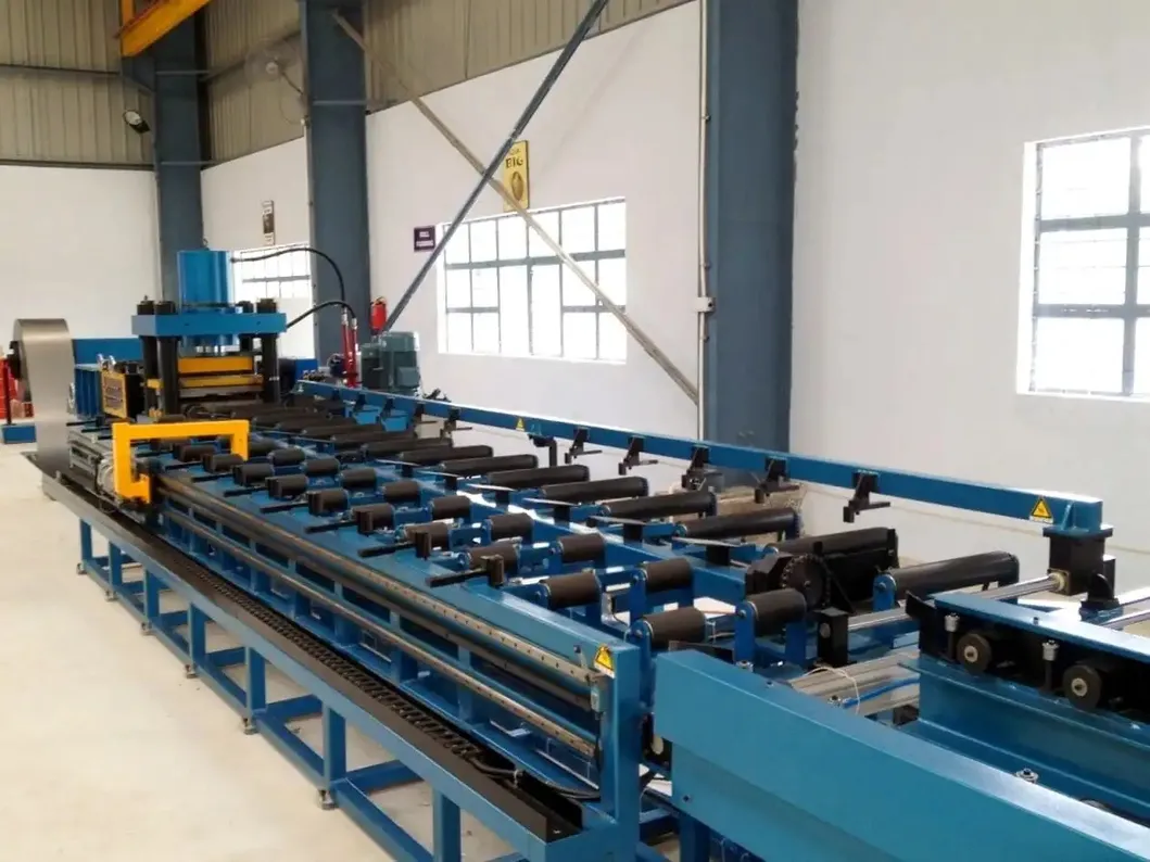 Soğutma Gürültülü Fin Duvarlar Dağıtım Güç Transformörü Yağ Daldırılmış Radyatör Fin Otomatik kaynak üretim hattı 3