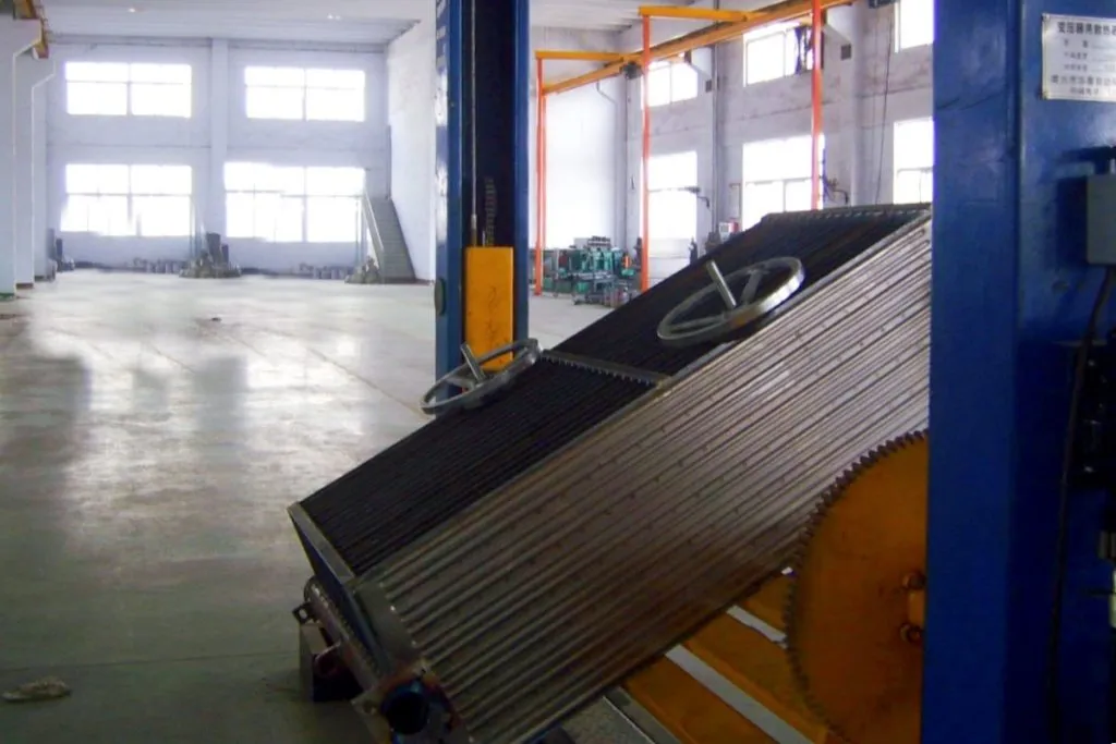 Soğutma Gürültülü Fin Duvarlar Dağıtım Güç Transformörü Yağ Daldırılmış Radyatör Fin Otomatik kaynak üretim hattı 13